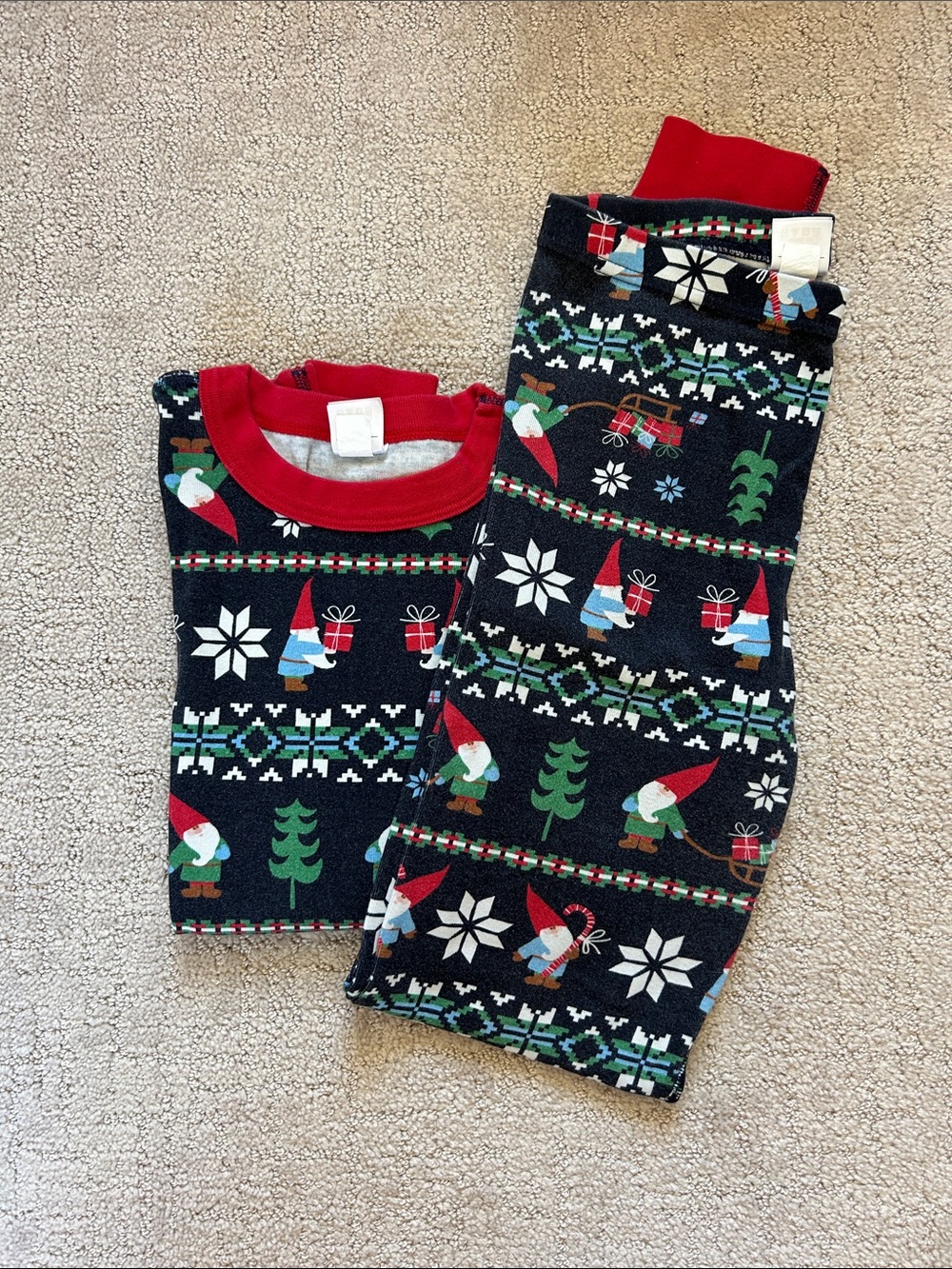 Hanna Andersson Gnome Pajama Set - Red & Black